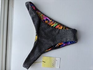 NWT Maaji bikini bottom, L